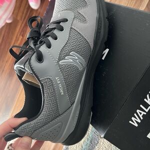 NIB walkhero mens sneakers